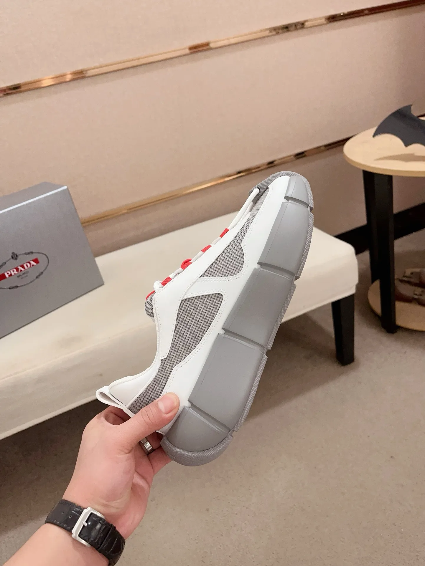 Men's shoes 💰 540💰 ✔️✔️✔️High version High-quality new PRADA (Prada) counters are launched simultaneously, new men's shoes, 😘fabrics are selected from first-layer cowhide. Lining: imported elastic mesh➕cowhide lining. 👍🏿High-end☄️Open-molded non-slip rubber outsole, exquisite lines, simple and elegant, comfortable and high-end for leisure travel. Number of yards: 38 to 44. (Can be customized for 45 non-refundable)